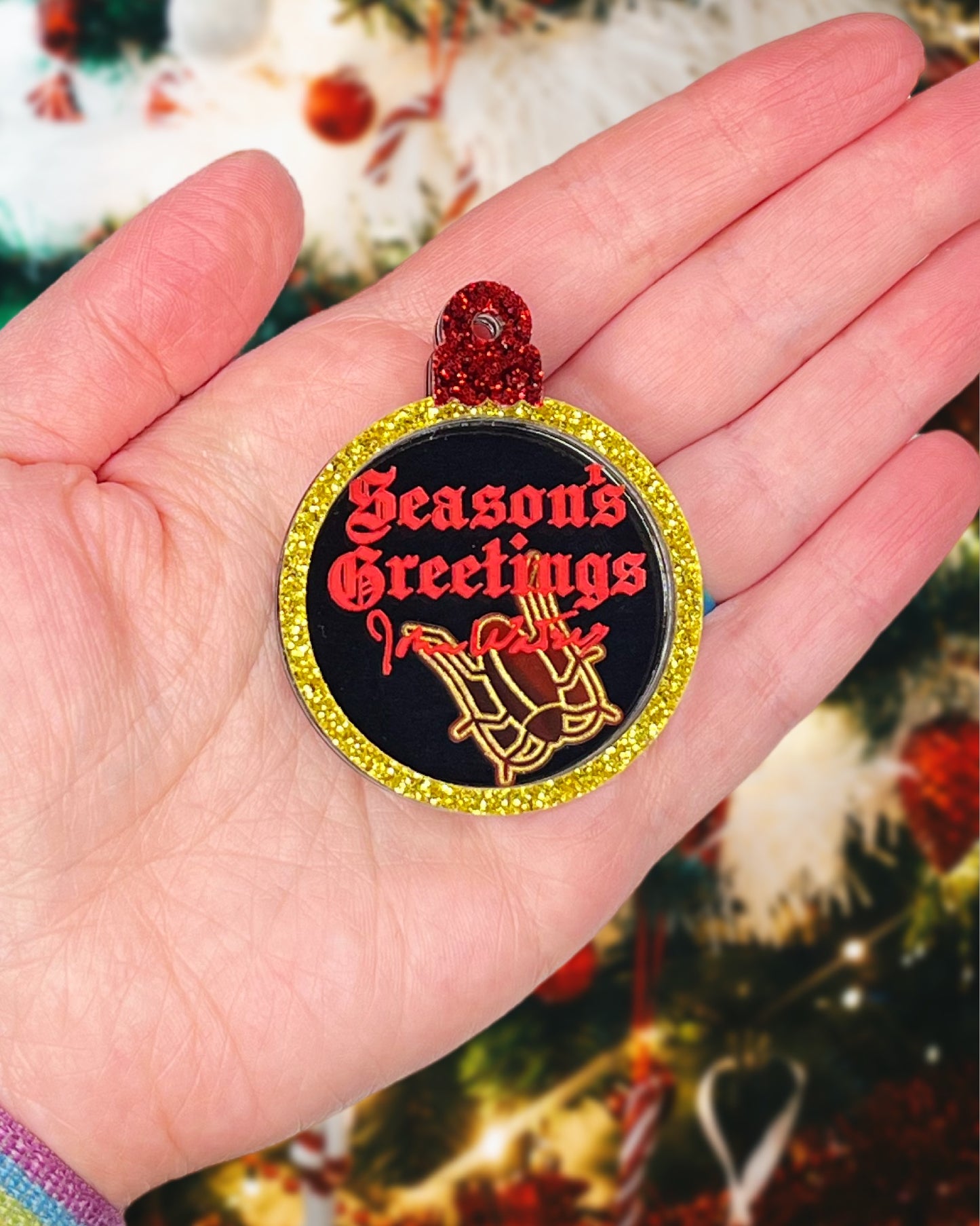 Season's Greetings Shaker Brooch or Bolo Tie